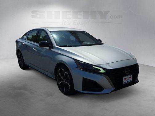 Brilliant Silver Metallic 2024 Nissan Altima SR FWD