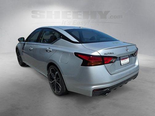 Brilliant Silver Metallic 2024 Nissan Altima SR FWD