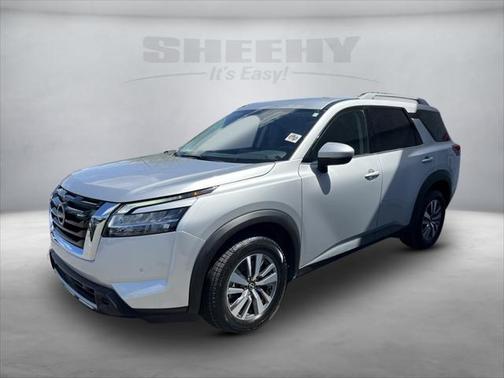 2023 Nissan Pathfinder SL FWD