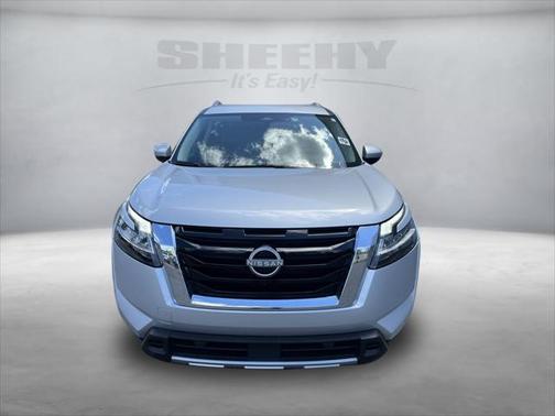 2023 Nissan Pathfinder SL FWD