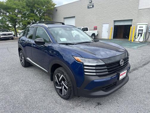 Deep Blue Pearl 2027 Nissan Kicks SV