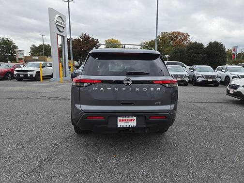 2025 Nissan Pathfinder SV 4WD