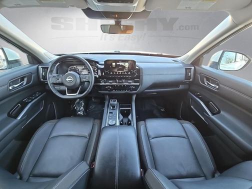 2023 Nissan Pathfinder SL 4WD