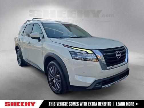 2023 Nissan Pathfinder SL 4WD