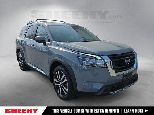 Boulder Gray Pearl 2024 Nissan Pathfinder Platinum 4WD