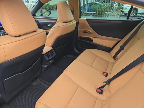 2025 Lexus ES 350 Base