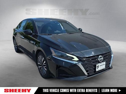 Super Black 2023 Nissan Altima 2.5 SV