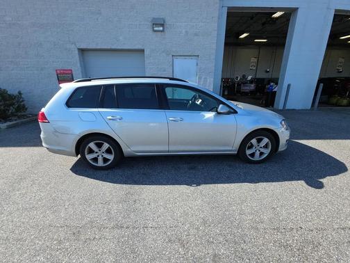 2015 Volkswagen Golf SportWagen TDI S 4-Door