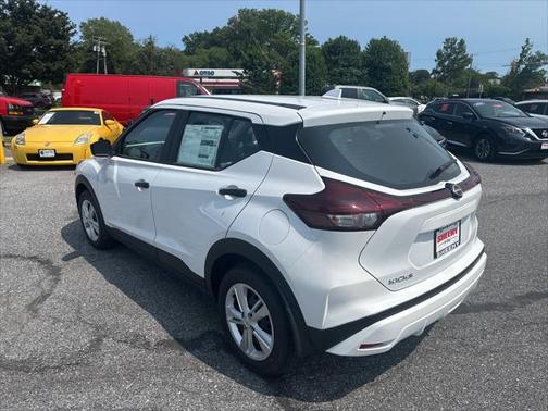 2025 Nissan Kicks S