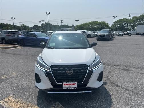 2025 Nissan Kicks S