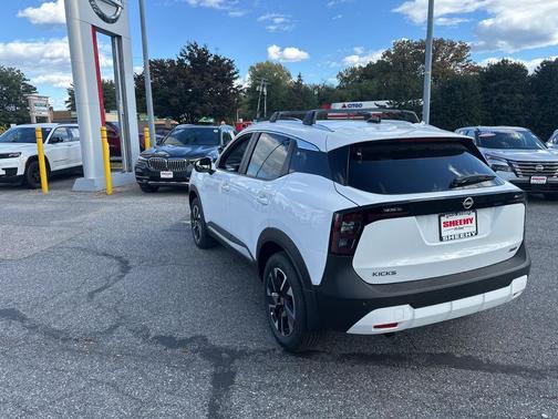 2026 Nissan Kicks SV