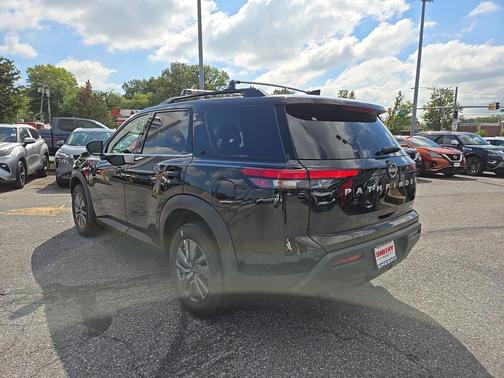 2025 Nissan Pathfinder SV 4WD