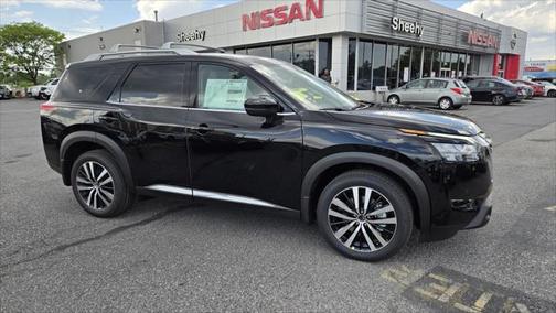 2025 Nissan Pathfinder Platinum 4WD