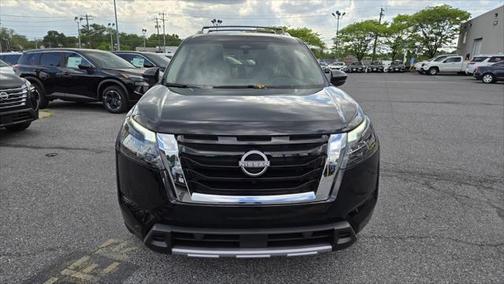 2025 Nissan Pathfinder Platinum 4WD