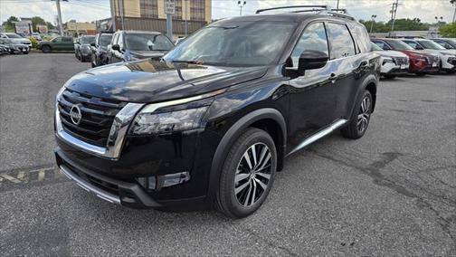 2025 Nissan Pathfinder Platinum 4WD