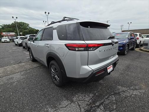2025 Nissan Pathfinder SV 4WD