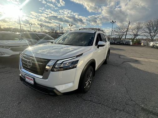 2025 Nissan Pathfinder SV 4WD