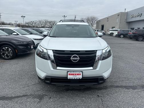 2025 Nissan Pathfinder SV 4WD