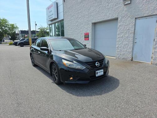 Super Black 2018 Nissan Altima 2.5 SR