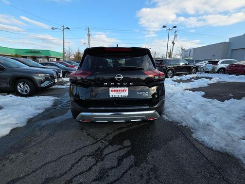 2023 Nissan Rogue Platinum