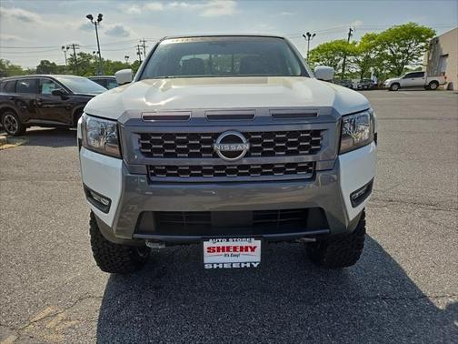 2025 Nissan Frontier SV