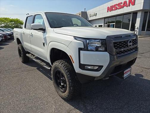 2025 Nissan Frontier SV