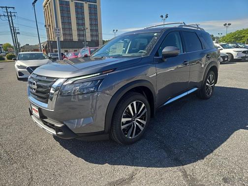 2025 Nissan Pathfinder Platinum 4WD