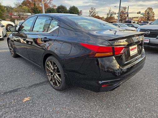 2025 Nissan Altima SR FWD