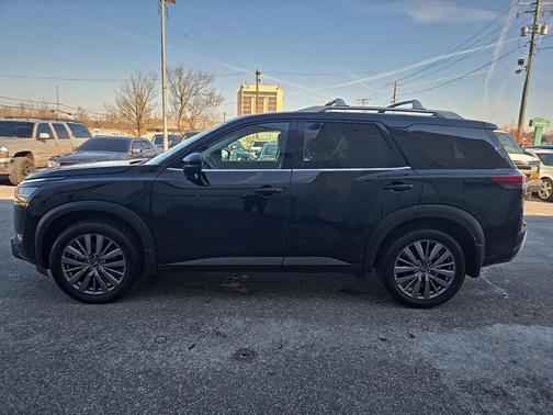 2024 Nissan Pathfinder SL FWD