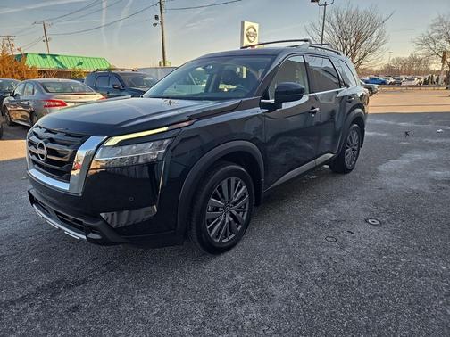 2024 Nissan Pathfinder SL FWD