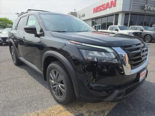 2025 Nissan Pathfinder SV 4WD