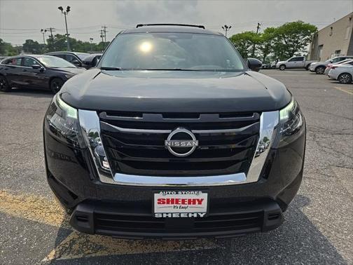 2025 Nissan Pathfinder SV 4WD