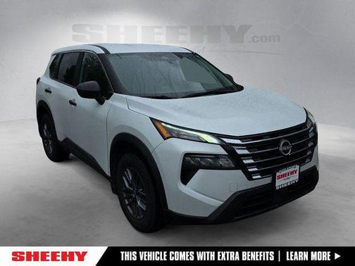 Everest White Pearl 2025 Nissan Rogue S