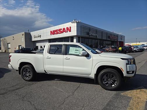 2025 Nissan Frontier SV