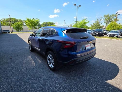 Blue Glow Metallic 2024 Chevrolet Trax LS