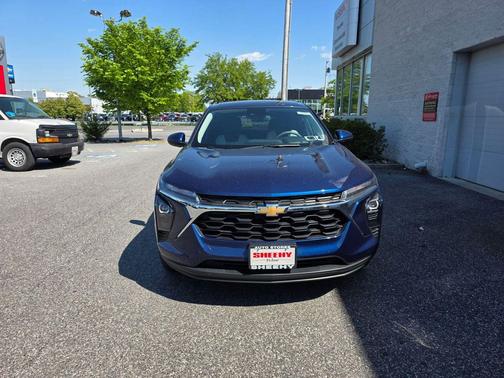 Blue Glow Metallic 2024 Chevrolet Trax LS