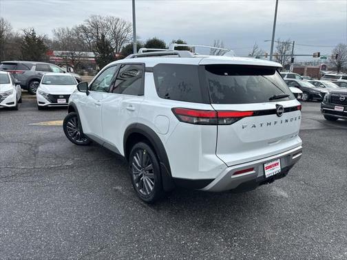 2025 Nissan Pathfinder SL 4WD