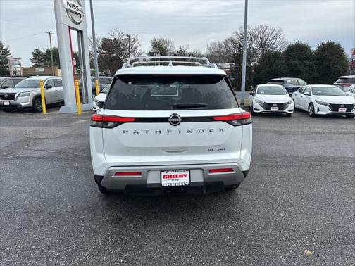 2025 Nissan Pathfinder SL 4WD
