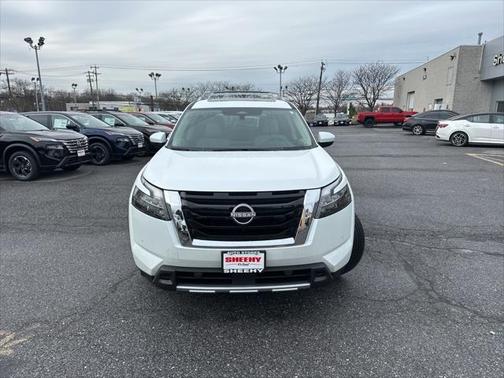 2025 Nissan Pathfinder SL 4WD