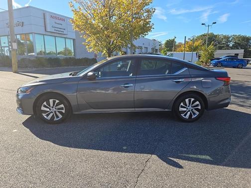 2025 Nissan Altima S FWD