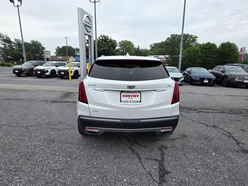 Crystal White Tricoat 2023 Cadillac XT5 Premium Luxury