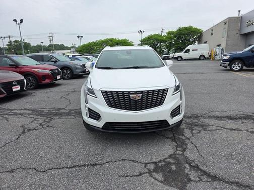 Crystal White Tricoat 2023 Cadillac XT5 Premium Luxury
