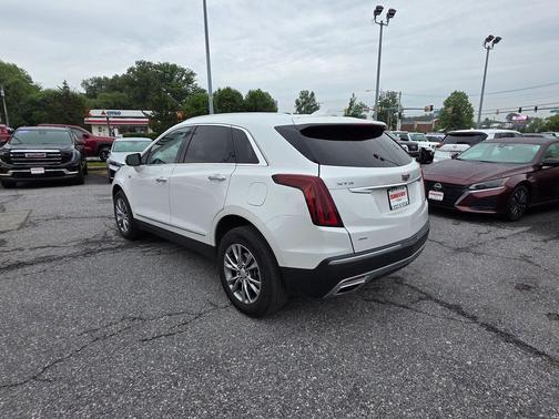 Crystal White Tricoat 2023 Cadillac XT5 Premium Luxury