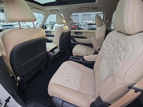 2025 Nissan Armada Platinum 2WD