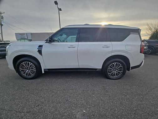 2025 Nissan Armada Platinum 2WD