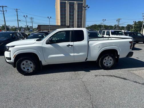 Glacier White 2027 Nissan Frontier S