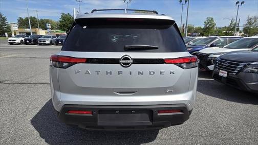2025 Nissan Pathfinder SV 4WD