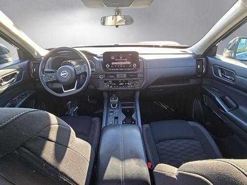 2023 Nissan Pathfinder S FWD