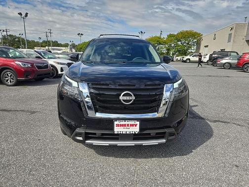 2025 Nissan Pathfinder SL 4WD