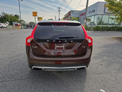 2018 Volvo V60 Cross Country T5